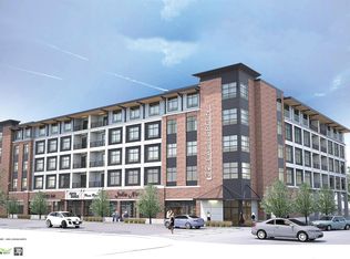 32 E Green St #201, Champaign, IL 61820