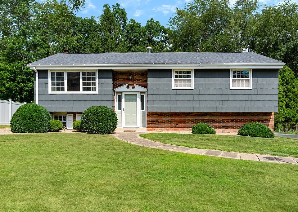 1st image of 703 Mica Dr