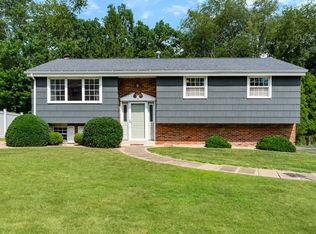703 Mica Dr, Allison Park, PA 15101