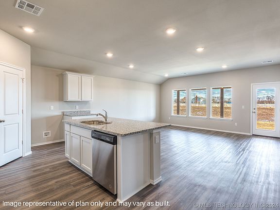 3rd image of 1212 Sunstone Dr