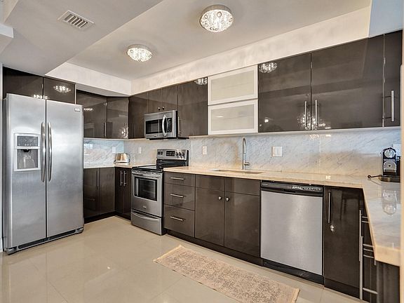 4th image of 3430 Galt Ocean Dr APT 202