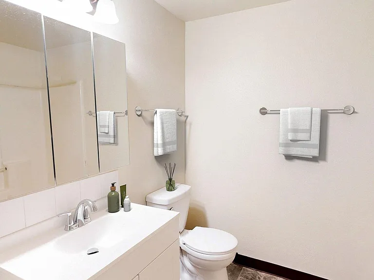 Falcon View Apartments — Photo 2