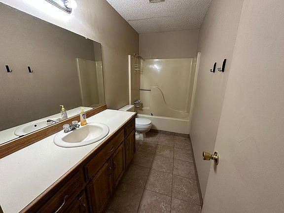 4th image of 603 Twin Oak Dr