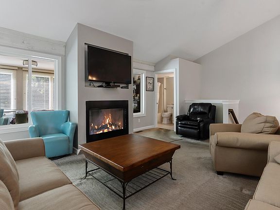 4th image of 602 Knollwood Cir #A