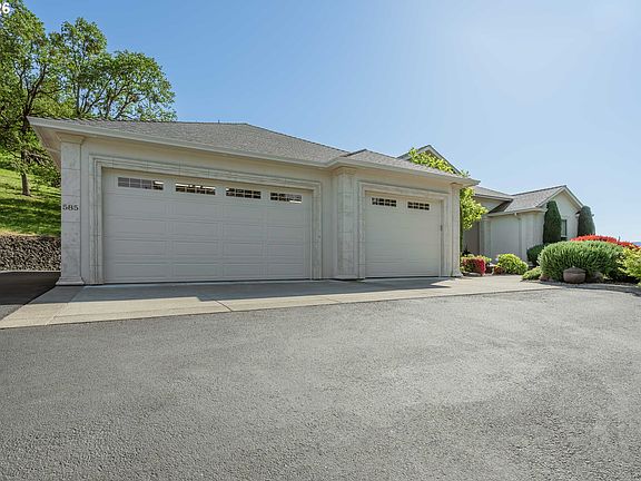 2nd image of 585 Pegasus Ln