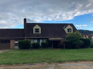 1012 Hukill St, Brilliant, OH 43913