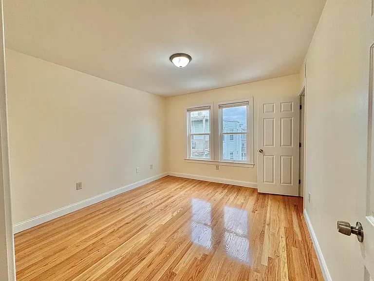 12 Boyd St #3A — Photo 9