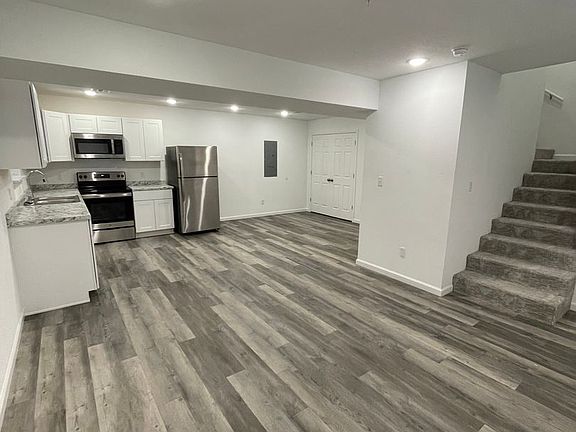 3rd image of 405 Doxey St #1
