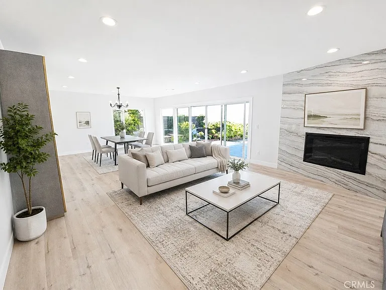 341 Avenida Atezada — Photo 2