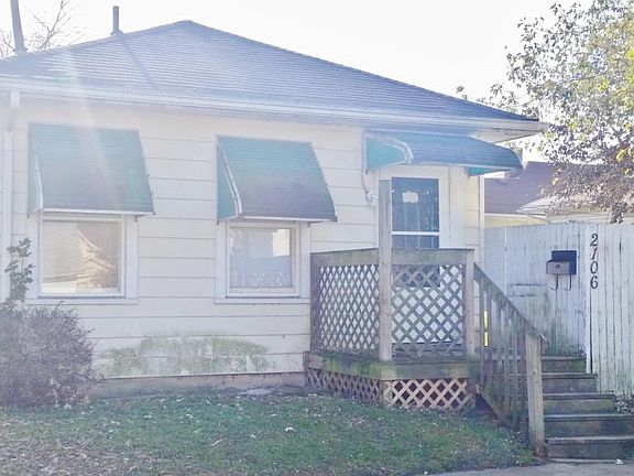 2nd image of 2106 Henry Ave