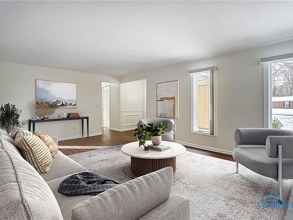 5th image of 105 Oak Meadows Dr