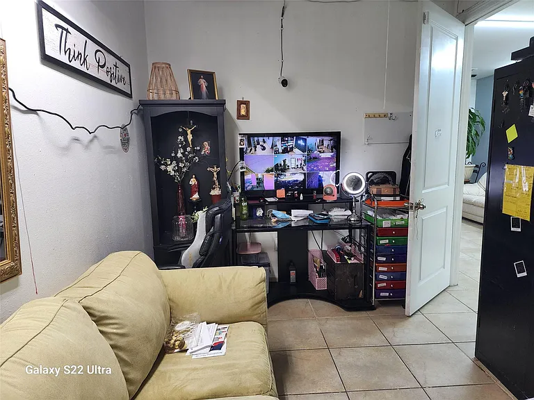 410 Rosamond St #A — Photo 12