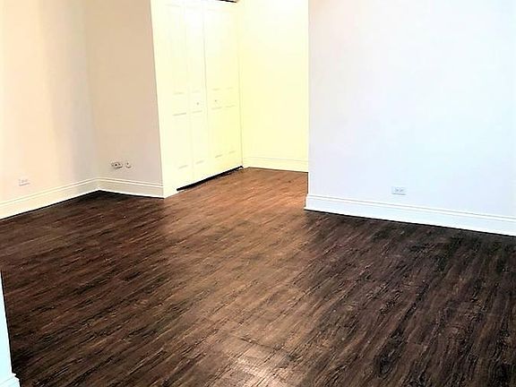 4th image of 4756 N Maplewood Ave APT G5