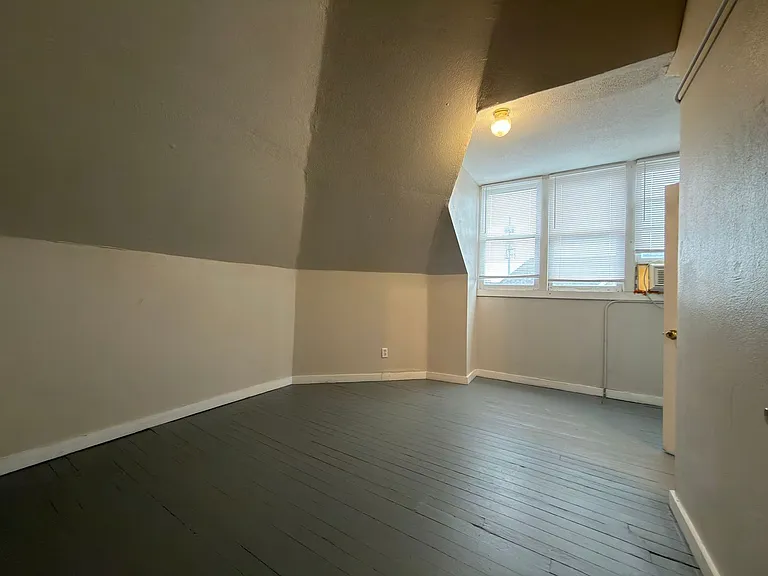 1221 Laurel Ave — Photo 9