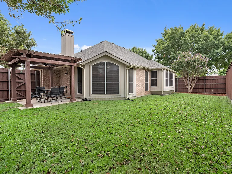 10804 Pineview Ln — Photo 15