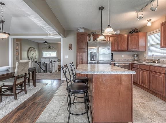 4th image of 9523 Farley Cir