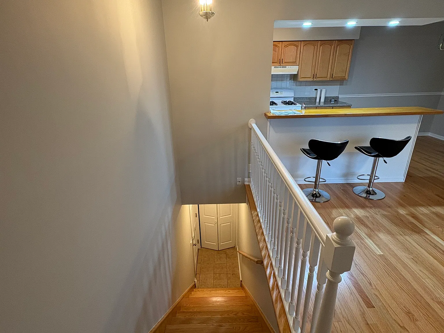 2 bed, 1000 sqft, $1,950 — Photo 2