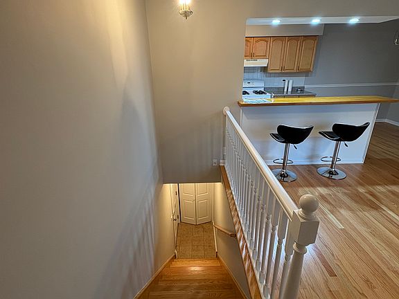 2nd image of 1462 Quaker Ln #D