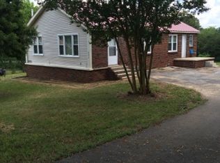 651 Cox Creek Pkwy, Florence, AL 35630