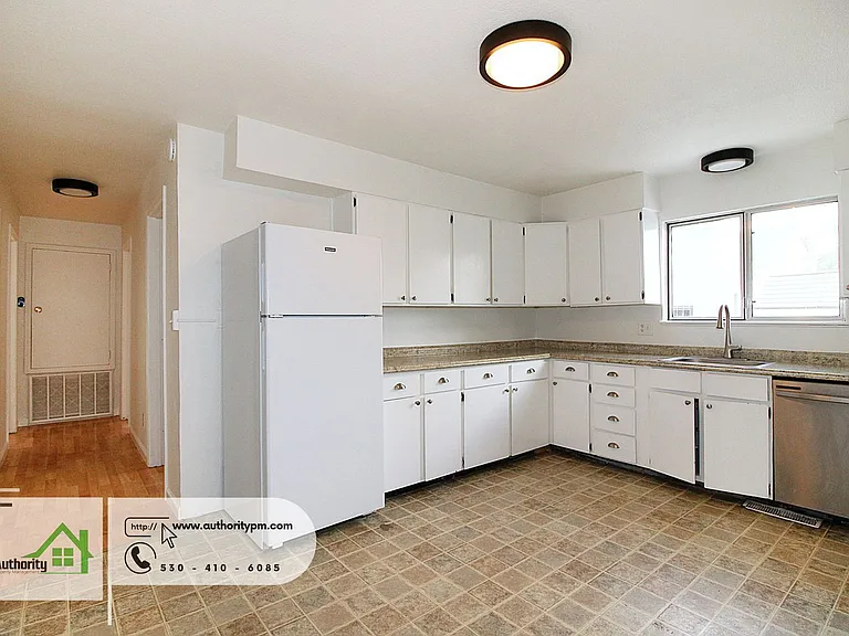1824 Heller Ln — Photo 10