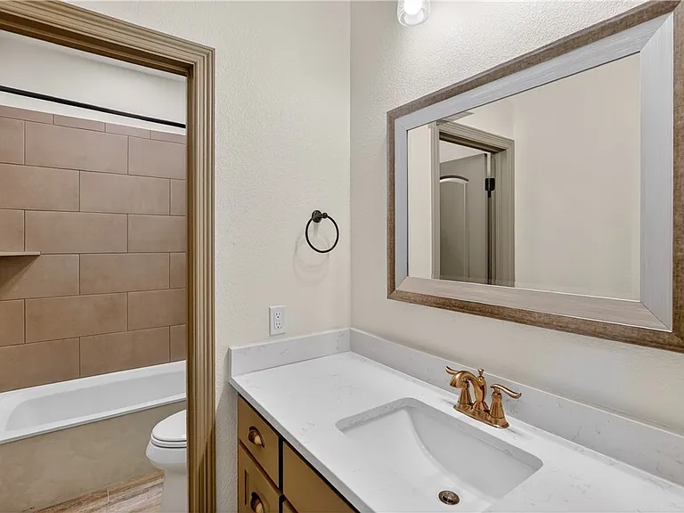4008 High Creek Ct — Photo 17