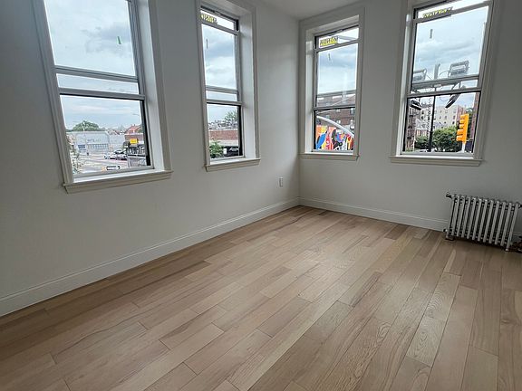4th image of 83-19 Northern Blvd #2F