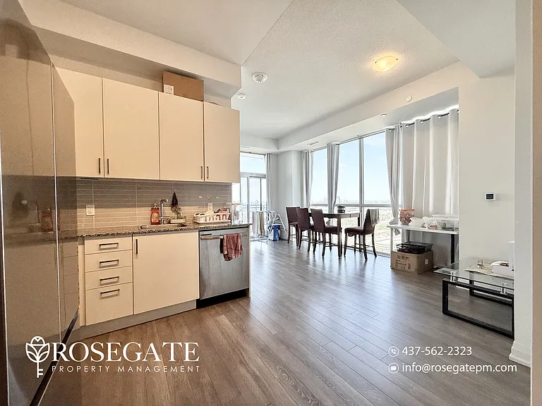 20 Meadowglen Pl #2609 — Photo 3