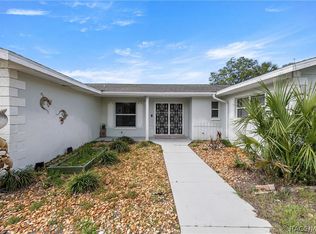 818 N Country Club Dr, Crystal River, FL 34429