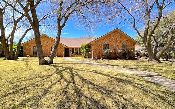 2nd image of 30 Hoylake Dr