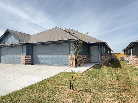 5th image of 11407 University Dr