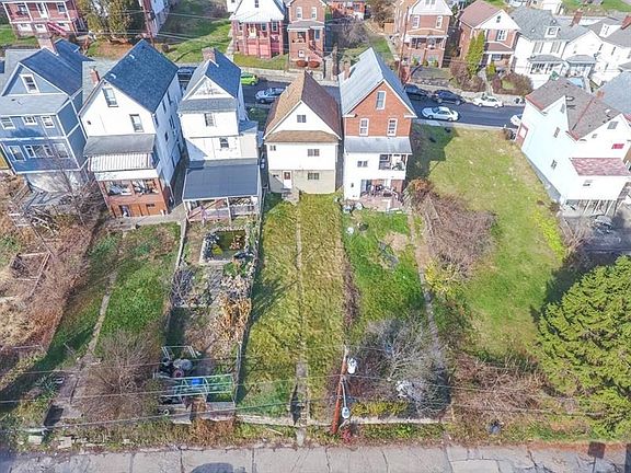 3rd image of 419 W 8th Ave