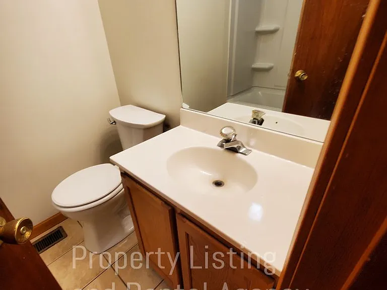 121 Hughes Rd — Photo 11