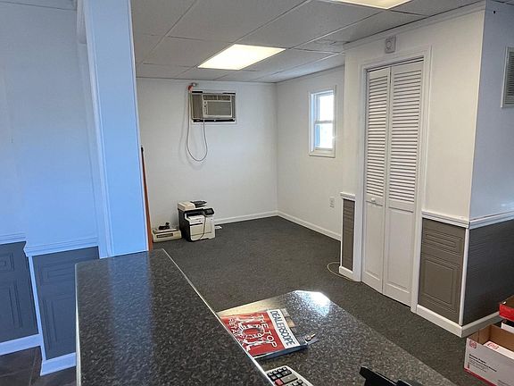 4th image of 4401 W Washington St
