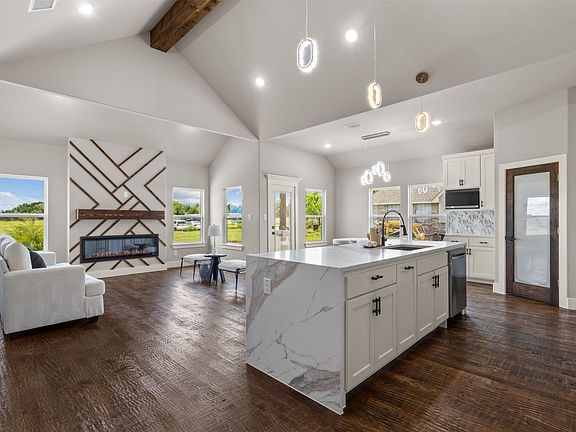 4th image of 8644 Kelly Ln