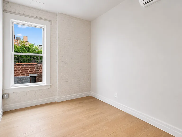 241 W 13th St #8 — Photo 5