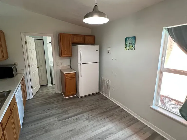 2105 Atwater Dr — Photo 3