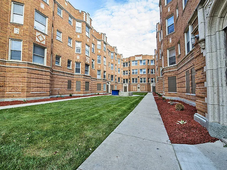 3600 W Franklin — Photo 52