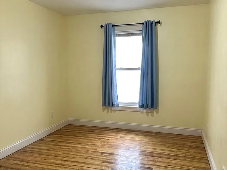 578 E 23rd St #1 — Photo 11
