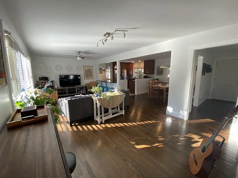 4975 Lake Forrest Dr — Photo 29