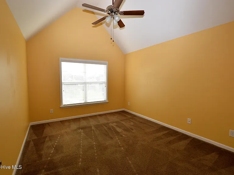 919 Stagecoach Dr — Photo 28