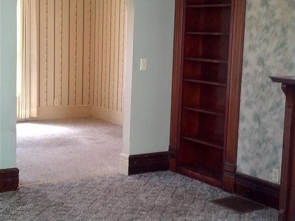 2nd image of 400 Whittlesey St