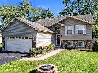 12109 2nd Ave, Pleasant Prairie, WI 53158