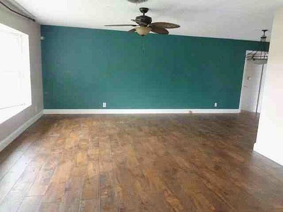 3rd image of 1631 NE 56th Ct