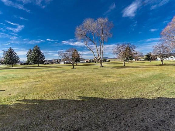 3rd image of 191 NE Marmot Ln