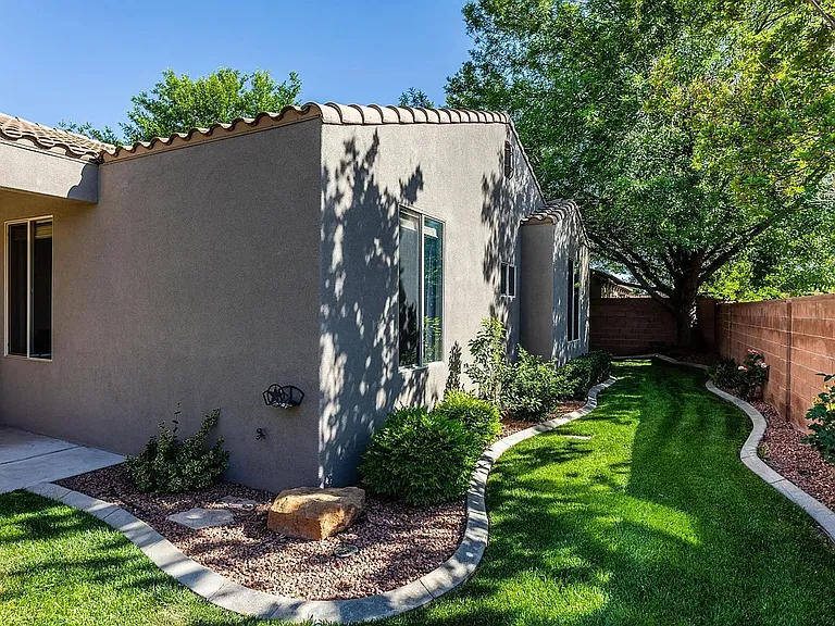 538 S 1360 W — Photo 15