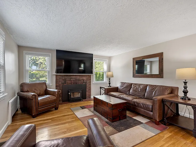 68 Oak Hill Rd — Photo 10