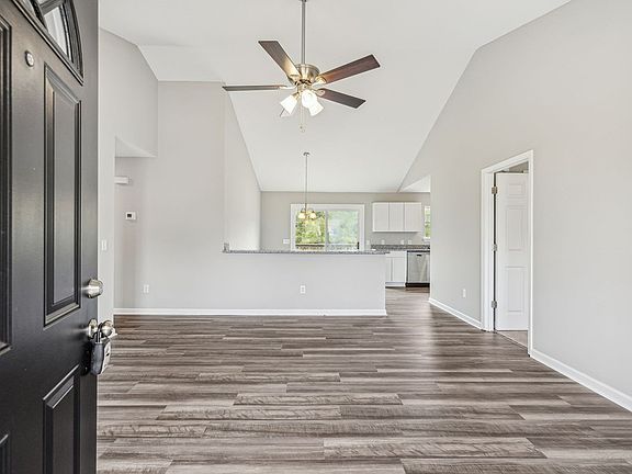 3rd image of 107 Bradley Dr