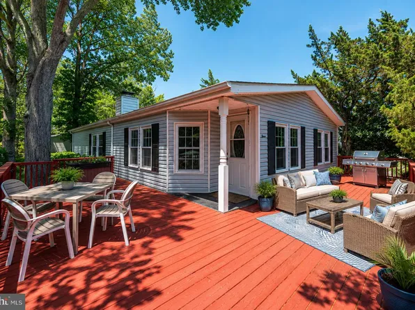 3 Bay Vista Dr, Berlin, MD 21811