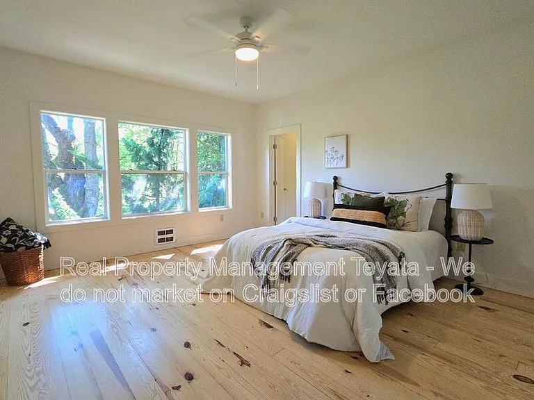 5560 Hillard Rd — Photo 22