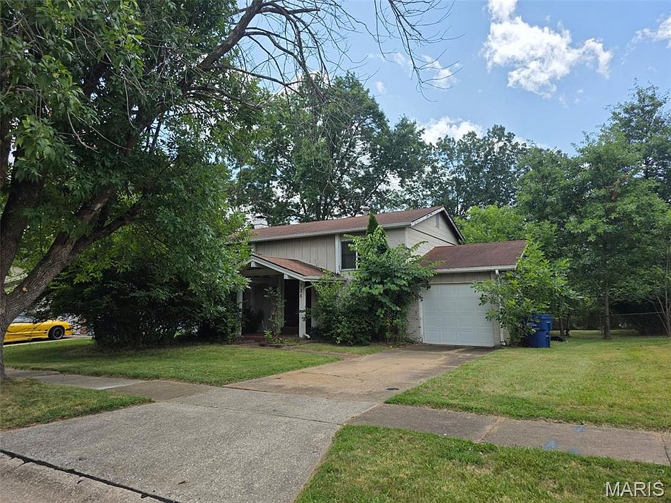 2nd image of 334 Bellezza Dr